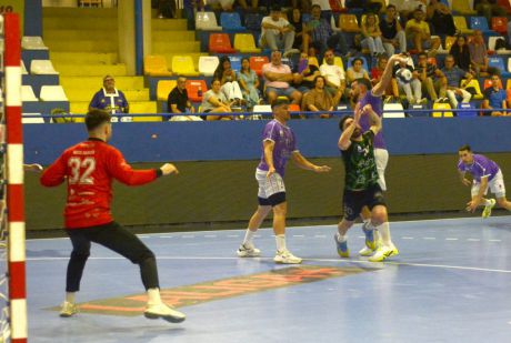 El Cuenca sella su permanencia en la Liga Asobal tras vencer al Guadalajara (33-34)