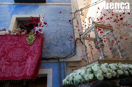 La Custodia recorre Cuenca arropada por fieles y hermandades en el Corpus Christi