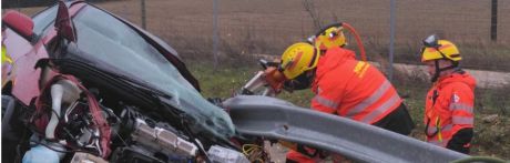 Un joven de 28 años, herido grave en un accidente frontal con cinco afectados en Minglanilla