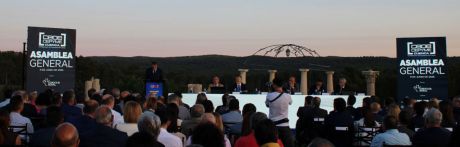 Más de 300 empresarios arropan a CEOE CEPYME Cuenca en una multitudinaria asamblea