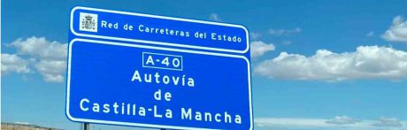 Cortada la A-40 en Cuenca por el vuelco de un camión con mercancías peligrosas