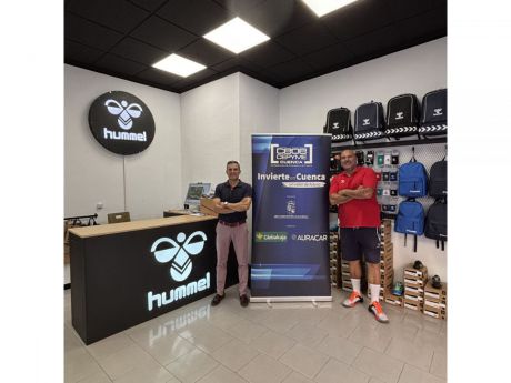 Hummel abre tienda en Cuenca con el asesoramiento del entrenador del BM Cuenca, Lidio Jiménez