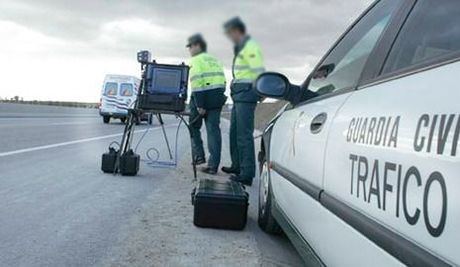 La Guardia Civil investiga a un hombre por circular a 217 km/h, casi 100 por encima del límite permitido