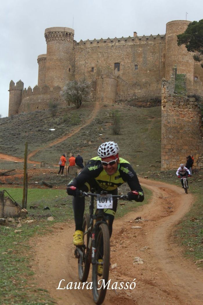 Xavier Calaf y Carla Fernández ganan en Belmonte en la tercera prueba del XI Circuito MTB Diputación de Cuenca