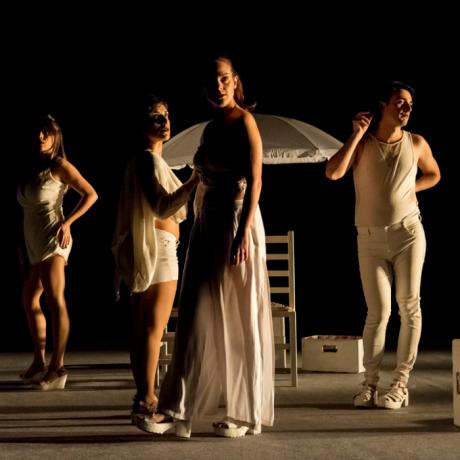 Segaremos ortigas con los tacones expone sobre las tablas la crudeza de la prostitución y el machismo