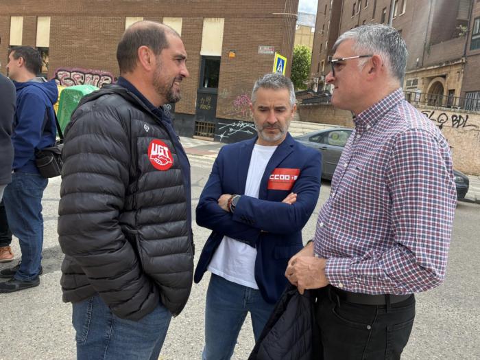 El PSOE de Cuenca reivindica en el Primero de Mayo los avances laborales y reitera su compromiso con las organizaciones sindicales