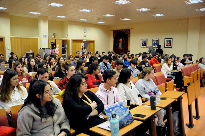 Periodistas y académicos abordan en la UCLM los retos de la comunicación en la sociedad actual