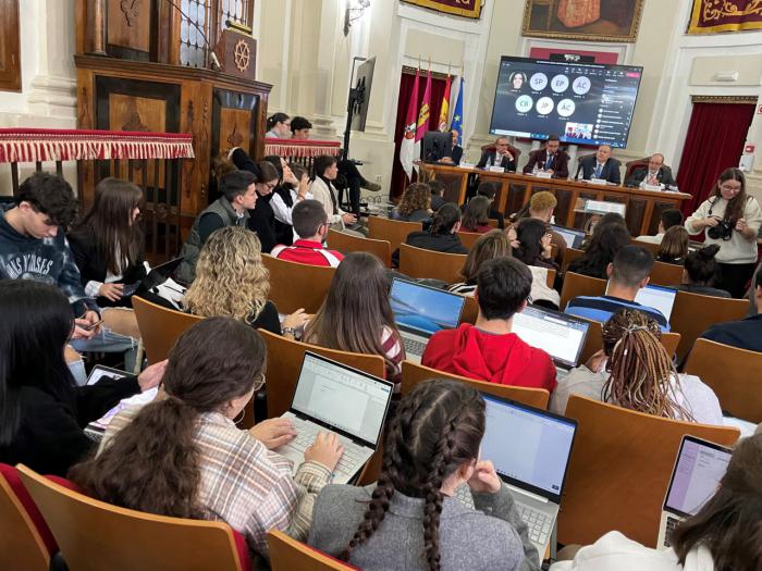 Especialistas debaten en la UCLM sobre la “politización” de la justicia constitucional