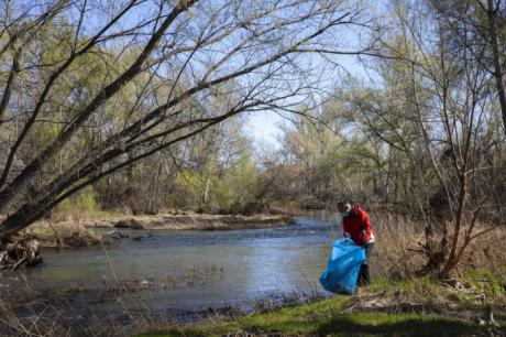 La campaña de ciencia ciudadana de LIBERA caracteriza 3.502 residuos abandonados en entornos fluviales de Castilla-La Mancha