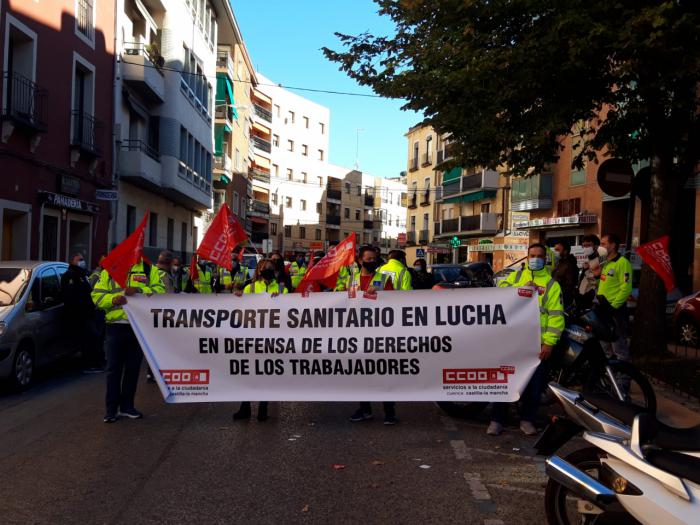 Nueva concentración frente a la delegación de la Junta del personal de “Ambulancias Cuenca UTE”