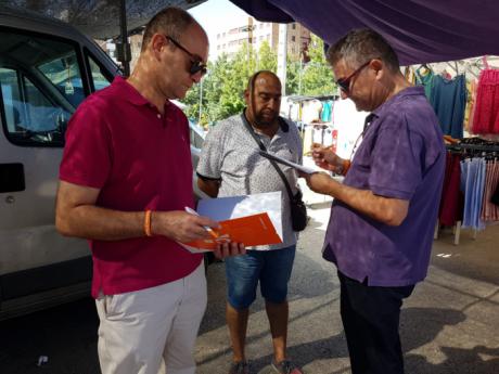 Ciudadanos recoge en el mercadillo las propuestas y reivindicaciones de los conquenses