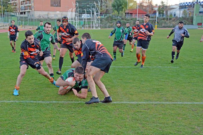 El ímpetu colectivo del A Palos sorprende al tonelaje del Inter Alzira