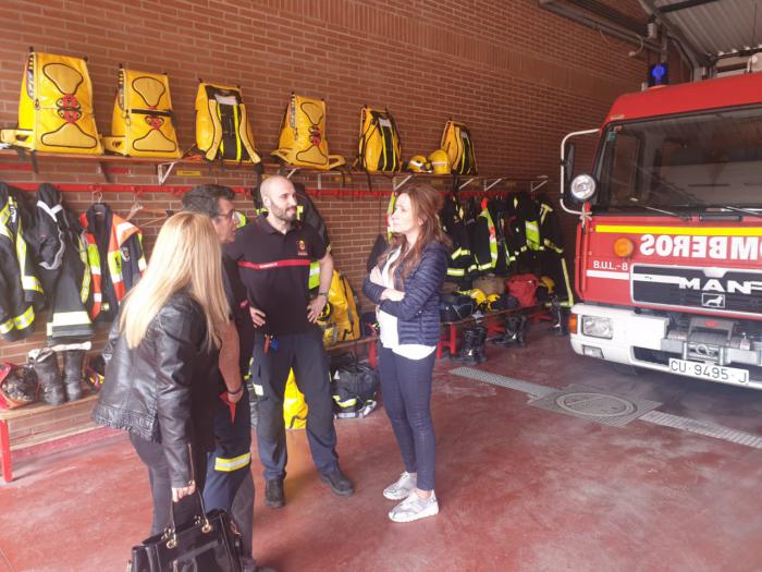 Cristina Fuentes se reúne con el cuerpo de Bomberos de la ciudad para recoger sus quejas y propuestas