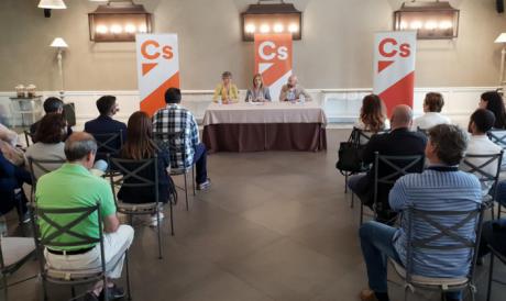 Cs presenta su programa de lectura fácil para la inclusión de las personas con discapacidad