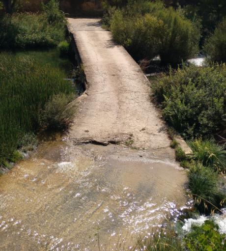 El alcalde de Albendea exige actuaciones urgentes para arreglar el Puente de la Cadena