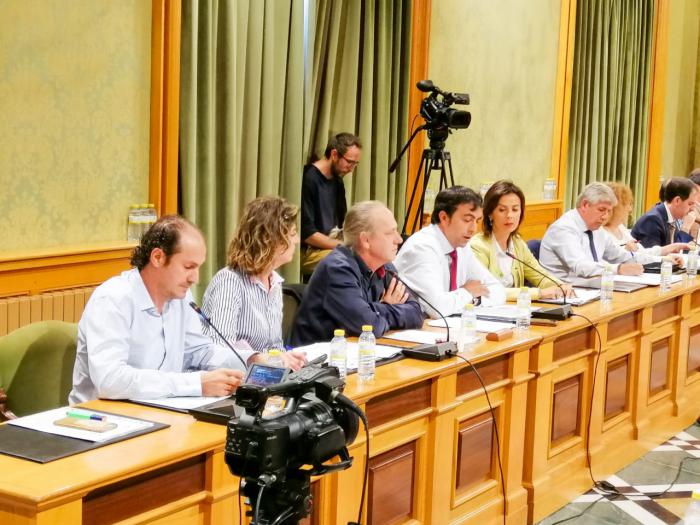 El Grupo Popular denuncia que la sumisión de PSOE y CNU al Ministerio de Hacienda perjudicará al Ayuntamiento en 1,6 millones de euros