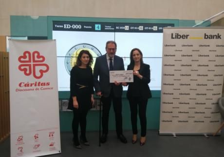 Cáritas Cuenca recibe la aportación obtenida por la iniciativa “Liberbank Pedaladas Solidarias”