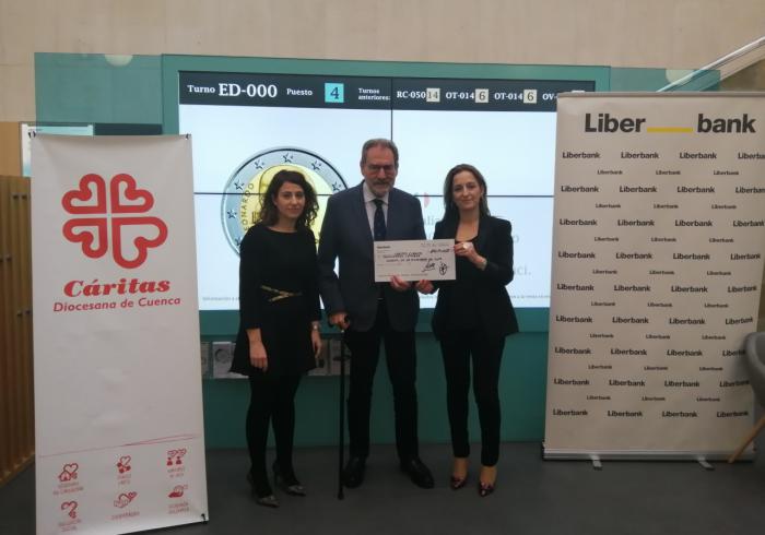 Cáritas Cuenca recibe la aportación obtenida por la iniciativa “Liberbank Pedaladas Solidarias”