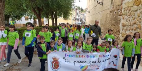 La Marcha Solidaria “Un Paseo por la Vida” se celebra con éxito pese al mal tiempo en Huete