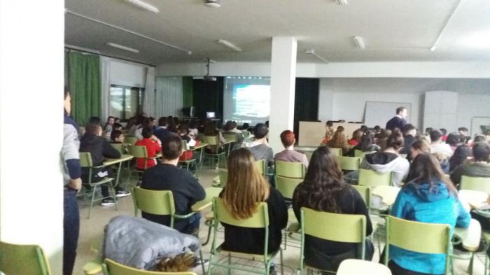 Alumnos del “Lorenzo Hervás y Panduro” establecen una videoconferencia con la base española de la Antártida