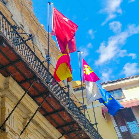Las banderas del Ayuntamiento de Cuenca ondearán a media asta a partir de este martes