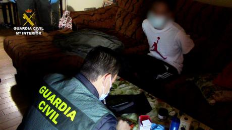 La Guardia Civil detiene a cinco miembros de la banda latina Dominican Don’t Play por intento de homicidio