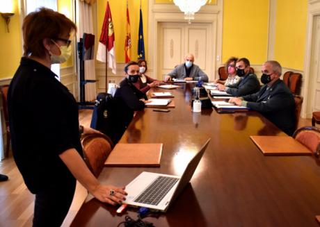 La subdelegación del Gobierno acoge la reunión de evaluación del Plan Director de Centros Educativos