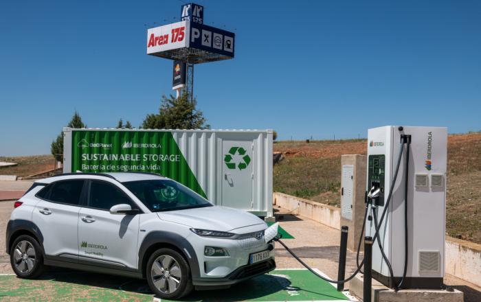 Iberdrola y BeePlanet ponen en marcha los primeros puntos de recarga de vehículo eléctrico alimentados con baterías de segunda vida Atalaya de Cañavate
