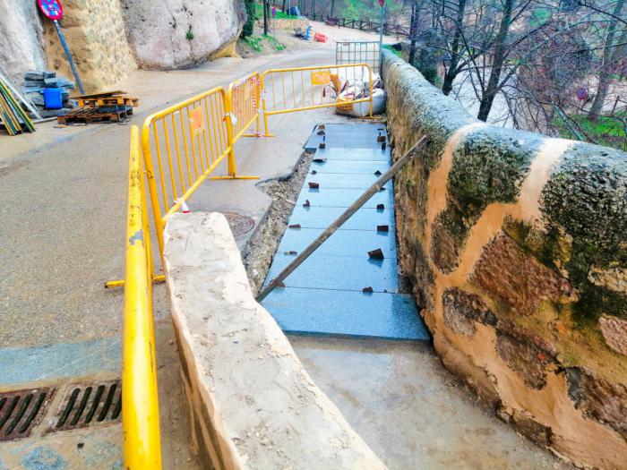 El Grupo Popular visita las obras del Puente San Pablo y sugiere la posibilidad de reestudiar la intervención en el desembarco a calle Canónigos