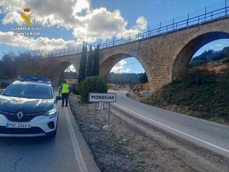 La Guardia Civil detiene al presunto autor de un robo en Monde&#769;jar