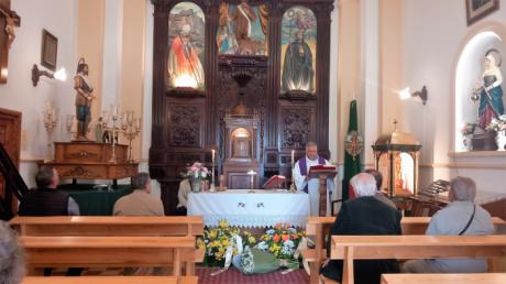 La ermita de San Isidro celebra una misa homenaje por el 39 aniversario de la muerte de Fernando Zóbel