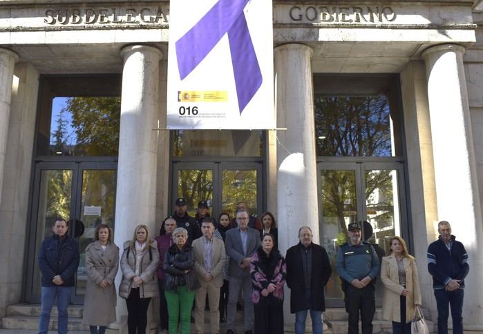 La Subdelegación del Gobierno ha convocado un minuto de silencio en repulsa por el asesinato machista de Cloe, de 15 años, en la provincia de Alicante