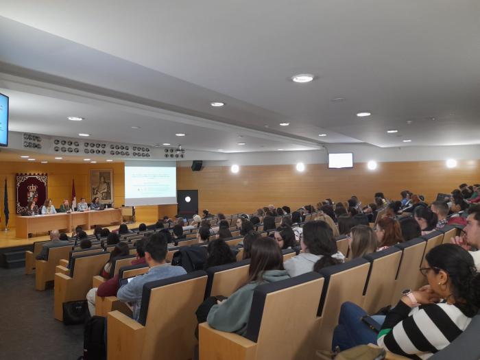 La Facultad de Ciencias Sociales analiza desde diferentes áreas del Derecho la maternidad por gestación subrogada de Ana Obregón