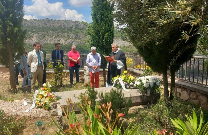 Misa de funeral en la ermita de San Isidro Labrador por el 40 aniversario de la muerte de Fernando Zóbel