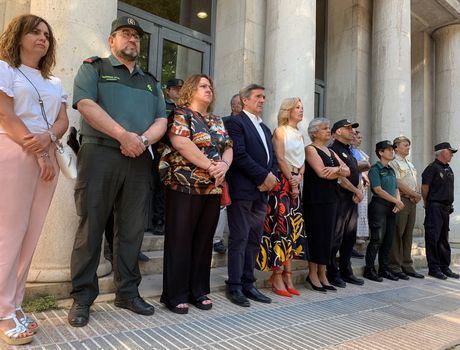 Minuto de silencio en Cuenca por los últimos asesinatos machistas en España