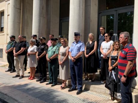 Minuto de silencio en Cuenca por el asesinato machista de una mujer en Asturias
 
 