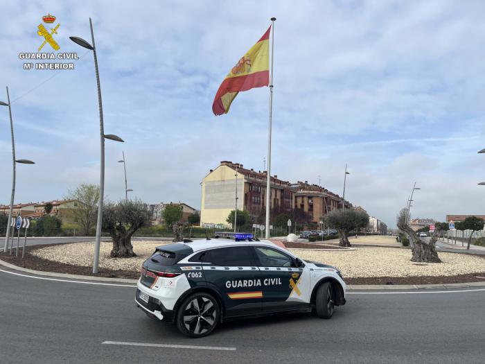 La Guardia Civil detiene a dos personas por tres intentos de robo en bares de Alovera y Villanueva de la Torre
 
 