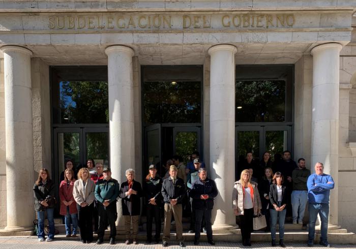 La Subdelegación del Gobierno en Cuenca guarda un minuto de silencio en memoria de las dos últimas víctimas de violencia de género