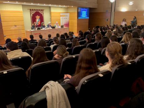 La lucha contra la violencia de género centra una jornada formativa en el campus de Cuenca