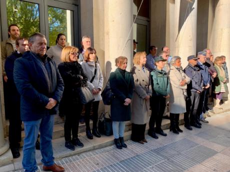 Minuto de silencio en Cuenca por las dos nuevas víctimas de violencia de género