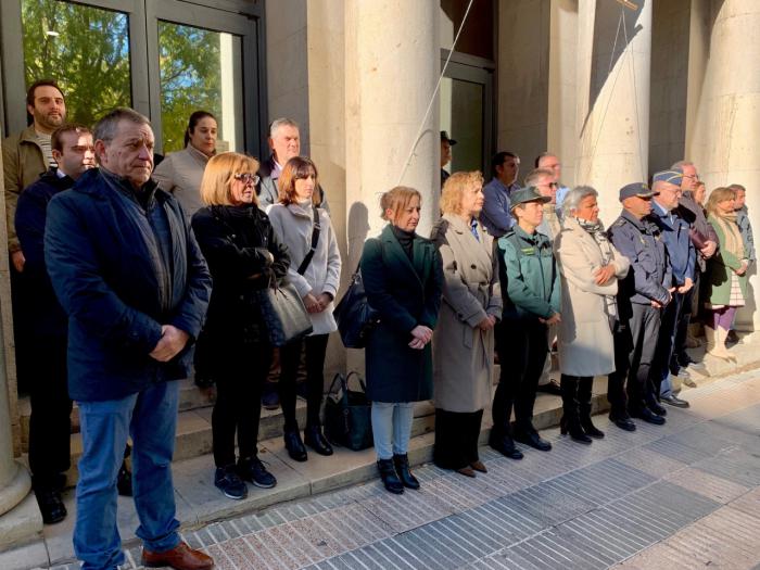 Minuto de silencio en Cuenca por las dos nuevas víctimas de violencia de género