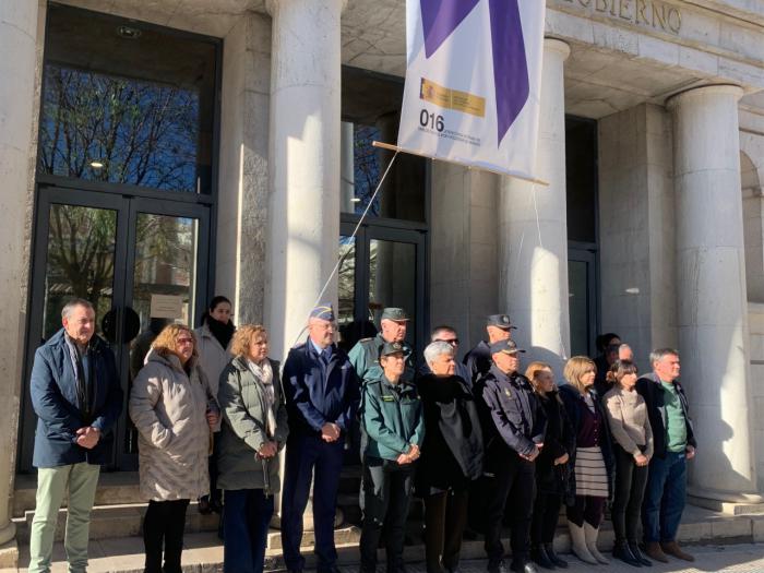 La Subdelegación del Gobierno en Cuenca guarda un minuto de silencio por los asesinatos machistas de María Victoria y Concha