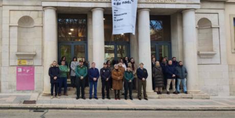 La Subdelegación del Gobierno en Cuenca guarda un minuto de silencio por las víctimas de violencia de género