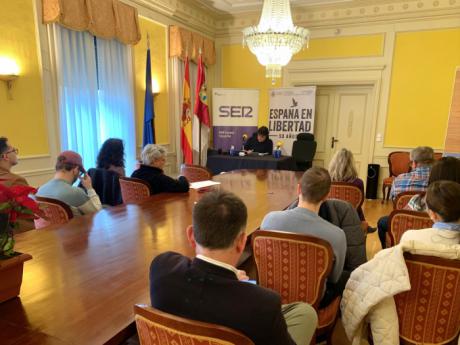 La Subdelegación del Gobierno en Cuenca acoge el especial “Hoy por Hoy. 50 años en Libertad” de Cadena Ser