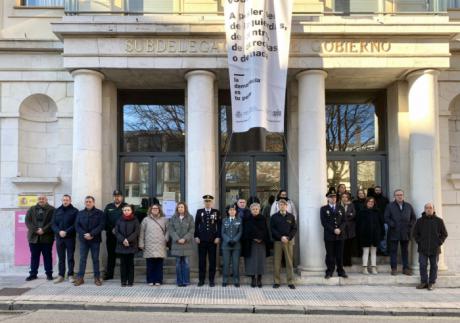 La Subdelegación del Gobierno en Cuenca guarda un minuto de silencio por el asesinato machista de una mujer en Cádiz