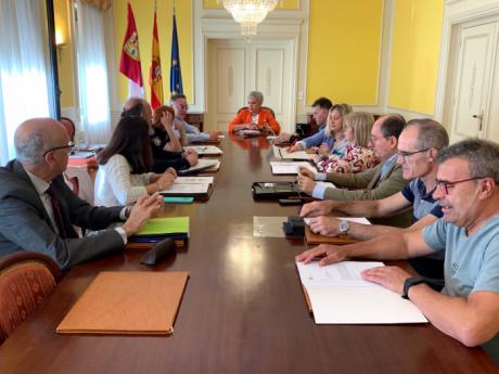 La Comisión de Flujos Migratorios analiza las campañas agrícolas y la situación laboral del campo conquense
