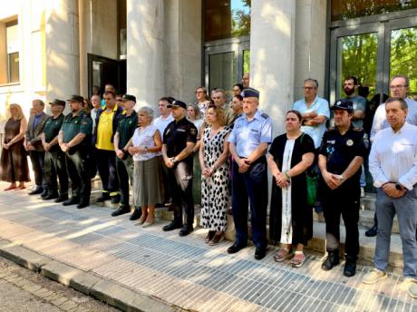La Subdelegación del Gobierno en Cuenca guarda un minuto de silencio por el último asesinato machista ocurrido en Sevilla