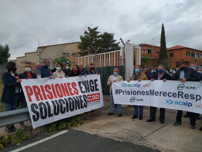 Concentración en la cárcel de Cuenca en repulsa por la 'brutal' agresión a un funcionario de la prisión