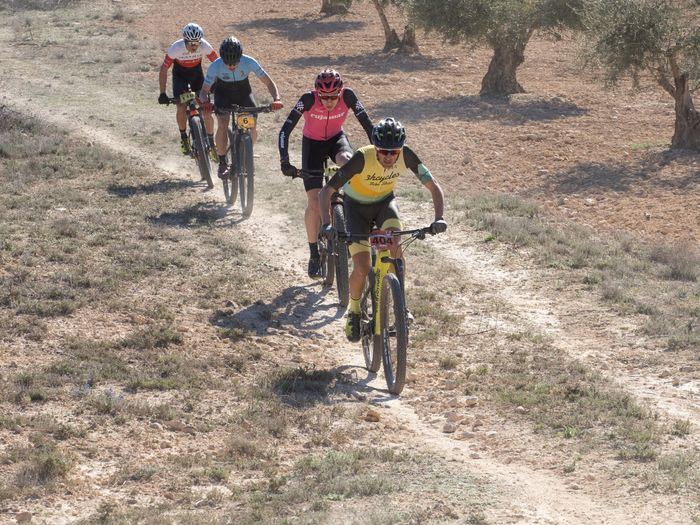 Calaf y Plaza ganan en el X Trofeo MTB Ajo y Agua de Las Pedroñeras, primera prueba del Circuito MTB Diputación 2023