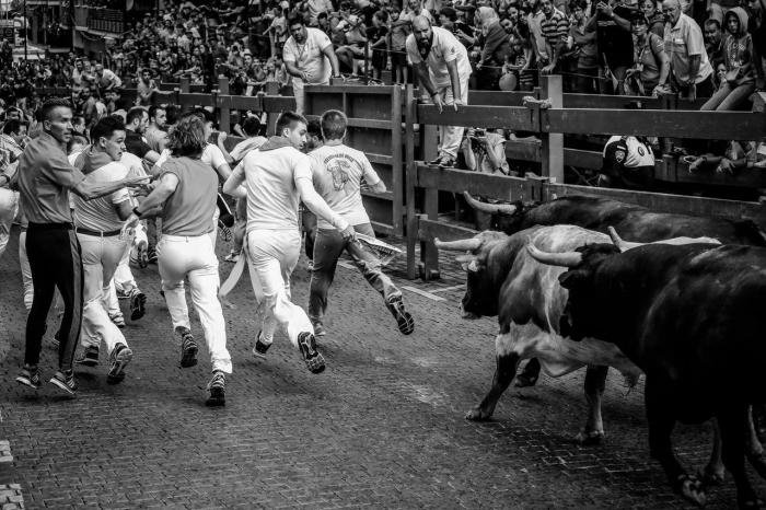 El conquense Álex Simón gana el accésit en el concurso fotográfico de los encierros de “Sanse”